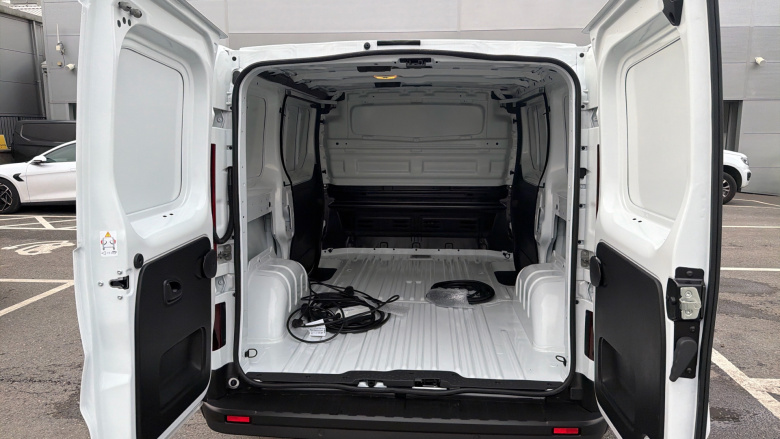 Renault Trafic E-Tech Swb Electric SL30 90kW 52kWh Advance Van Auto